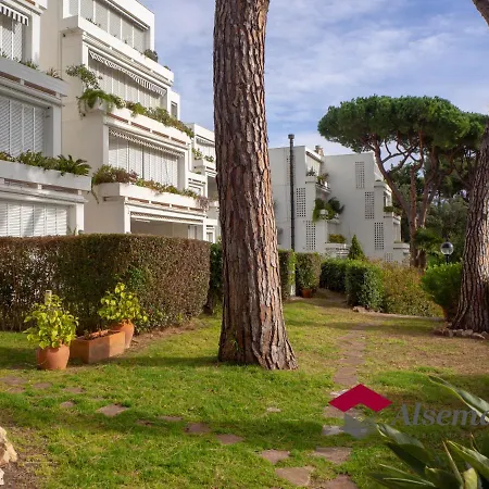 Margaritas Per 4 Persones Amb Vistes A La Pineda Molt A Prop De La Platja I De *